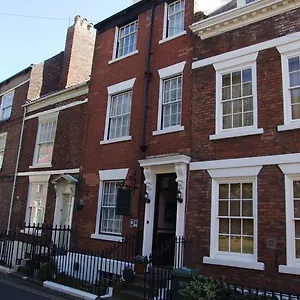 Guest house Tall Storeys, Scarborough